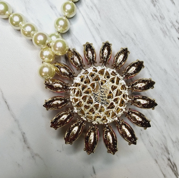 Betsey Johnson Necklace Large Pink Pave Daisy Flower With Faux Pearls & Crystals - Picture 6 of 12